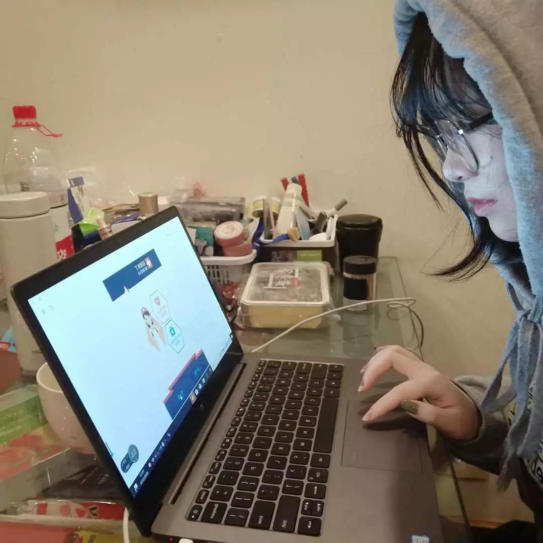 陆静雯.jpg