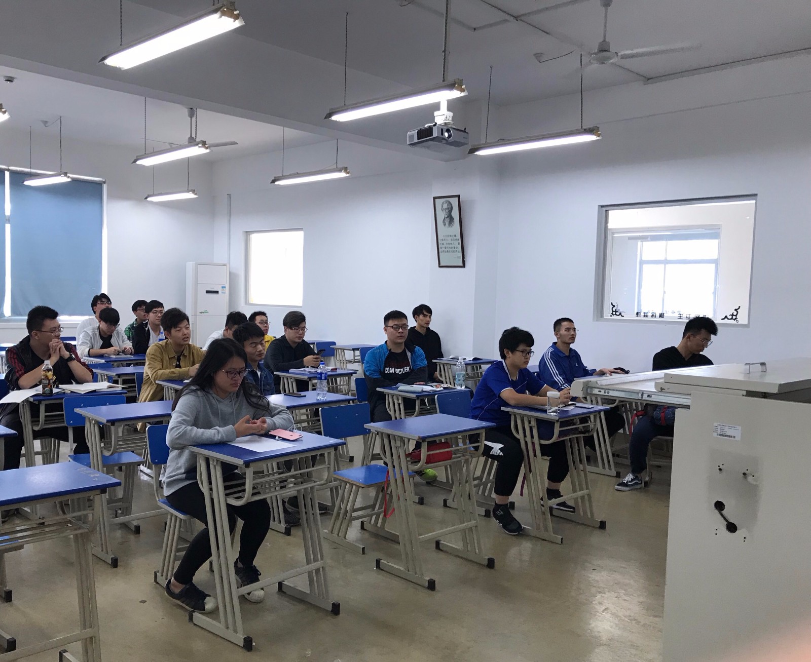 微信图片_20181012123313.jpg